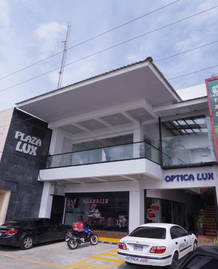 Fachada Óptica Lux Centro, Puerto Cortés