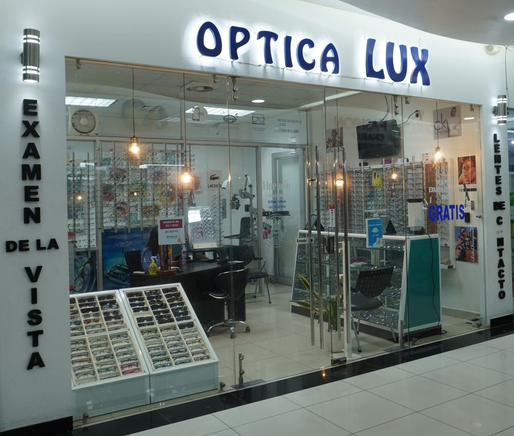 Local Óptica Lux en Super Mall, Puerto Cortés